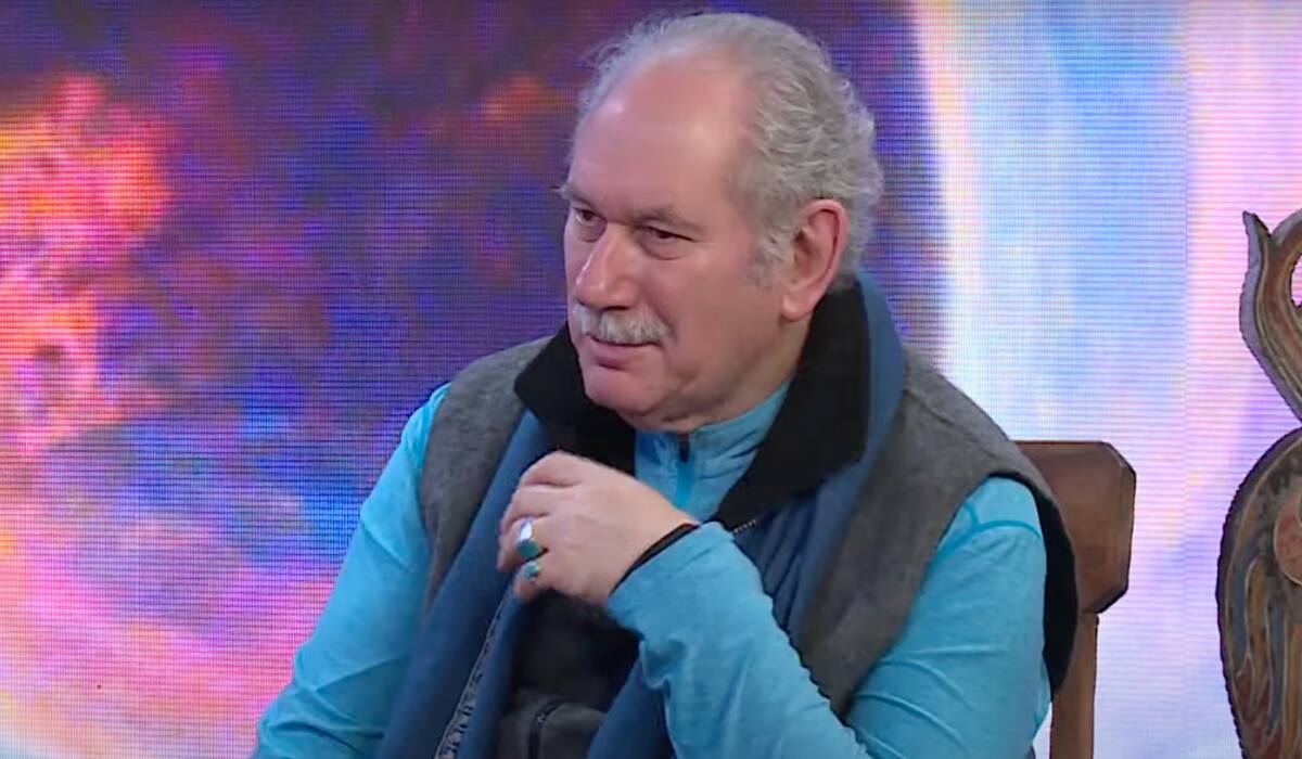 dejó su guía a través de los signos.