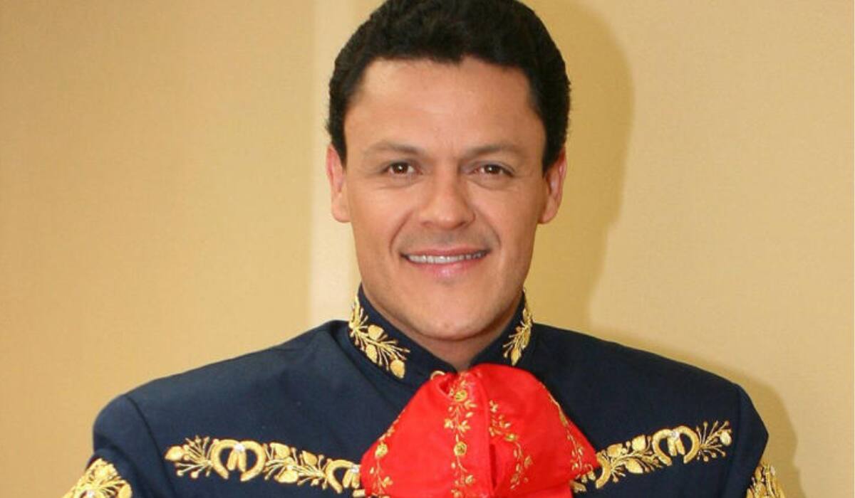 responde a quiénes lo critican por su rostro.