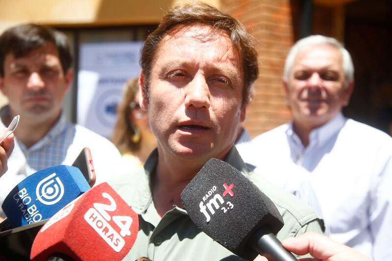 se convirtió en gobernador elector de la Región del Maule.