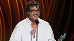 Pedro Pascal es galardonado en los Premios SAG 2024