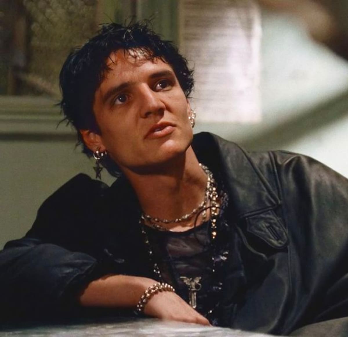 Pedro Pascal en "NYPD Blue" / Créditos: Twitter