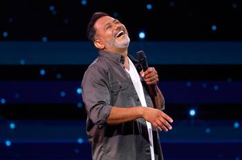 Se llenó de cornetas: Editan Wikipedia de Pedro Ruminot tras exitosa rutina en Viña 2025