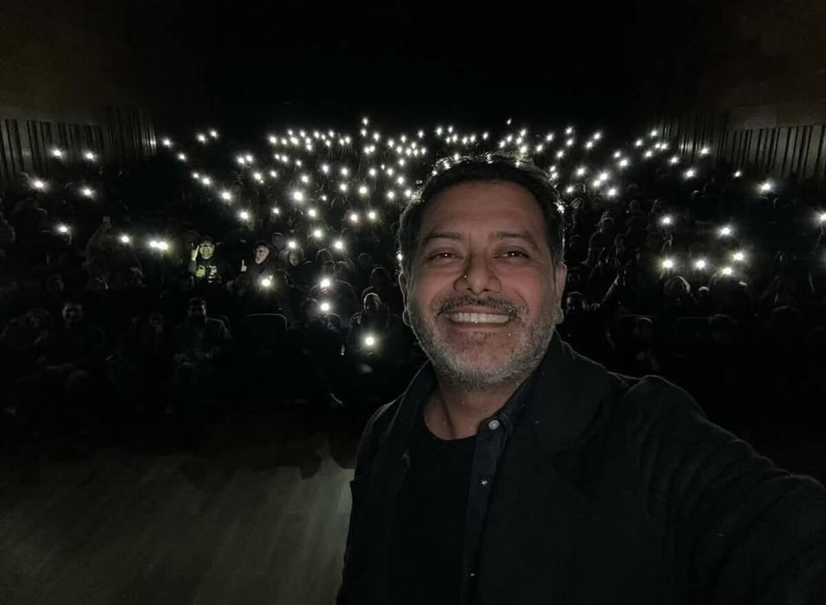 El humorista mostró la ocasión en la que tuvo que presetarse a oscuras.