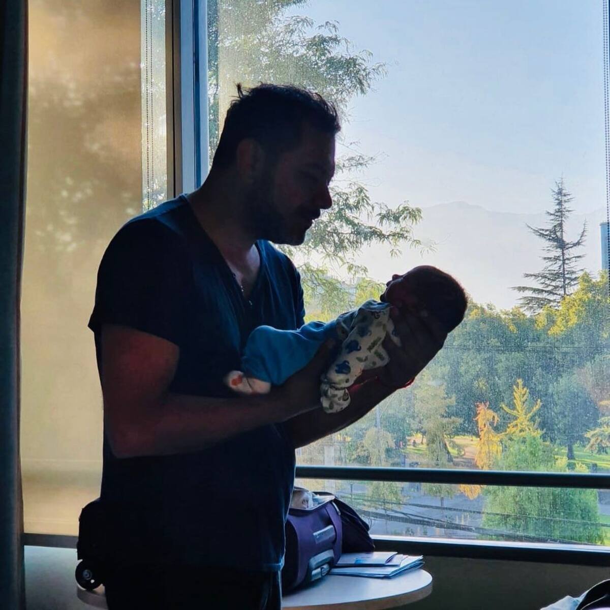 Pedro Ruminot junto a su hijo Baltazar. - Créditos: Captura de Pantalla Instagram.