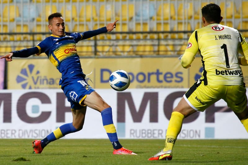 jugando por Everton de Viña del Mar.
Andres Pina/Photosport