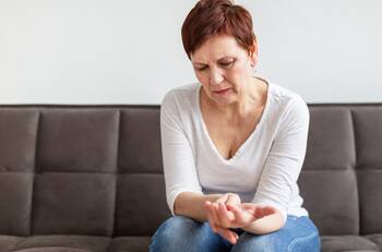 Esto significa rascarse o pellizcarse constantemente la piel según la psicología