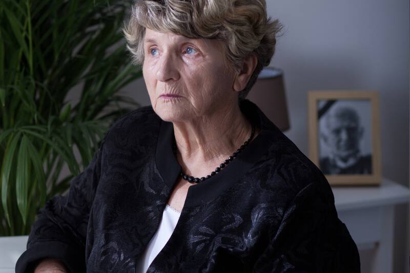 Conoce los papeles que debes presentar para recibir esta ayuda monetaria mensual vitalicia.