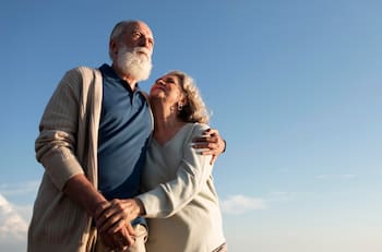 Adultos mayores que estén en el 90% del RSH reciben $224.000 en julio: Revisa si lo cobras