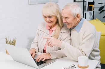 Adultos mayores que cumplan estos requisitos pueden recibir bono de $214.000 mensuales