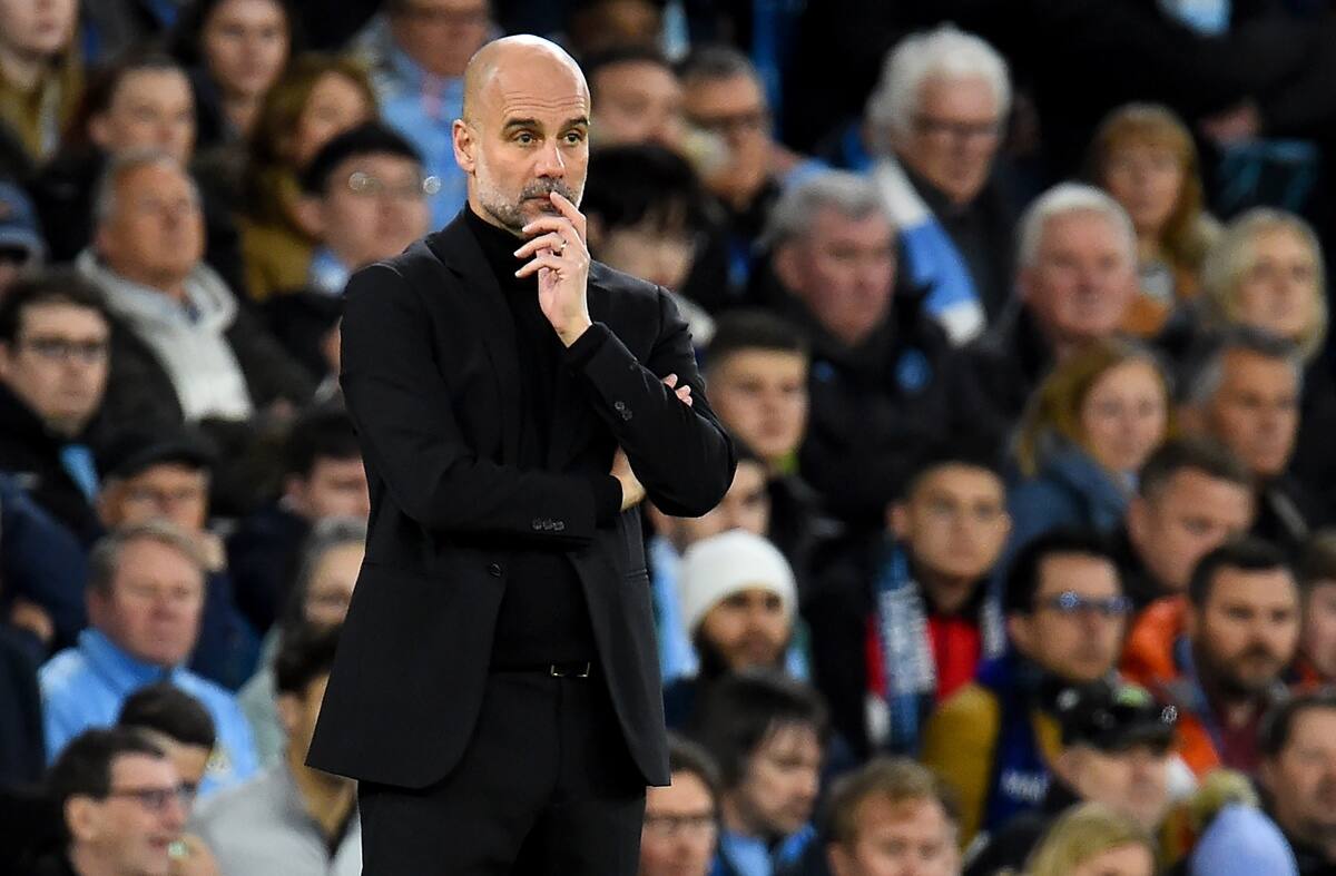 Guardiola profesa que los arqueros deben jugar con los pies. Foto: EFE.