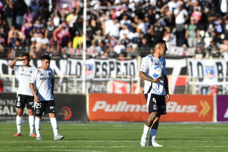 Colo Colo cayó duramente en El Salvador y podría clausurar una temporada nefasta. Crédito: Alejandro Pizarro/Photosport