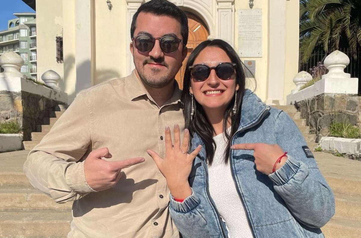 Periodista de CHV se la jugó y pidió matrimonio en iglesia donde se grabó Sucupira