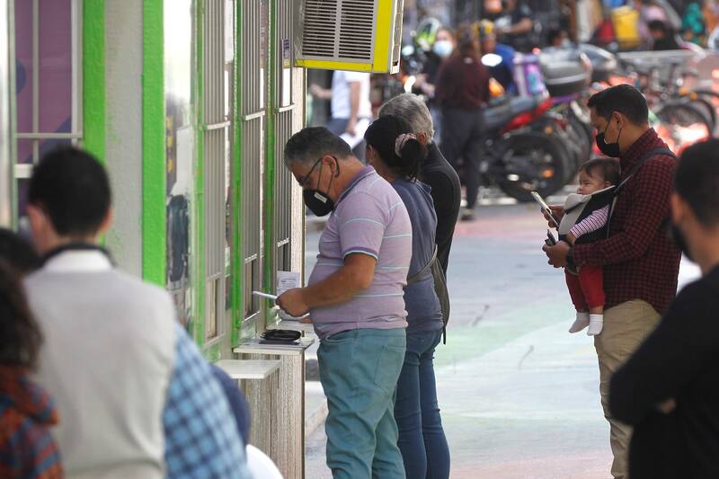 Revisa si tienes multas por pagar. Créditos: ATON