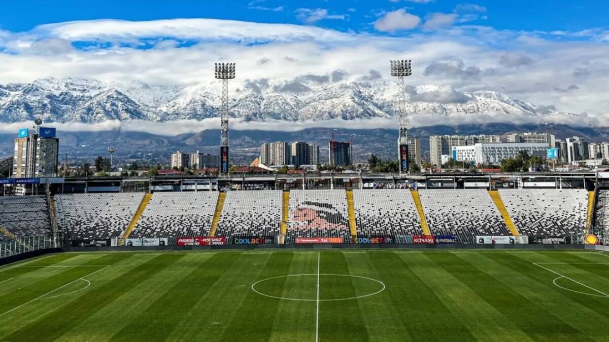 Expresidente de Colo Colo reveló conversación en que Pinochet le pidió colaborar con la construcción del Monumental