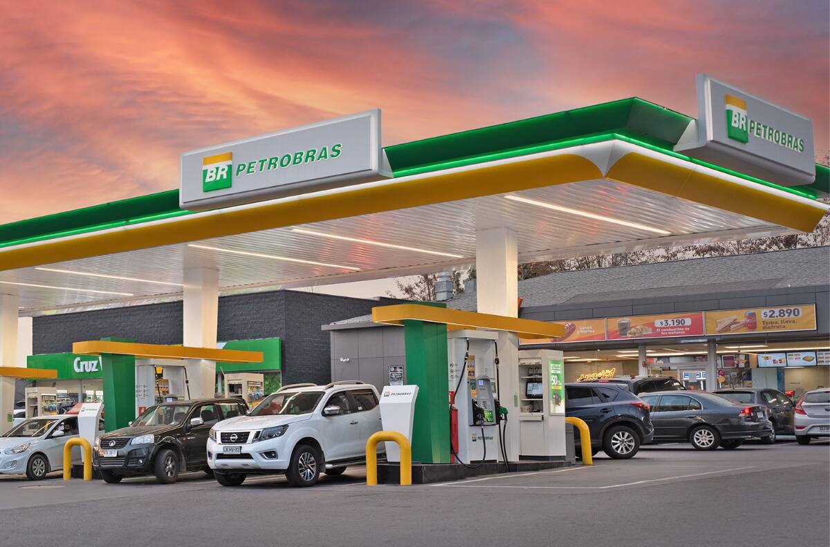 Descuentos en bencina para diciembre 2024: Ahorra hasta $170 por litro en Petrobras y Copec