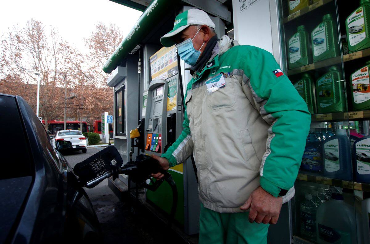 Obtén hasta $150 de descuento por litro de combustible pagando con Itaú