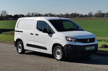 SERNAC alerta por fallas en 12 modelos de autos comercializados entre 2018 y 2024: Son más de 26.000 afectados