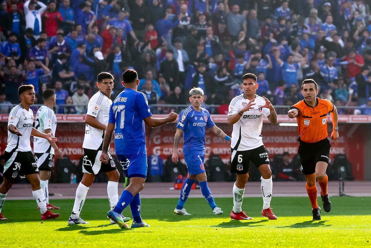 El árbitro actualizó el informe arbitral tras el Superclásico