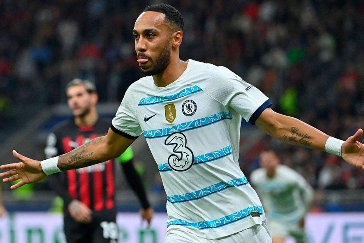 El delantero gabonés firmará un vínculo por tres años con el Olympique de Marsella.