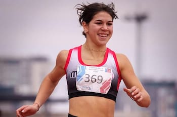 Con apenas 16 años: la atleta chilena que batió récord juvenil de Isidora Jiménez