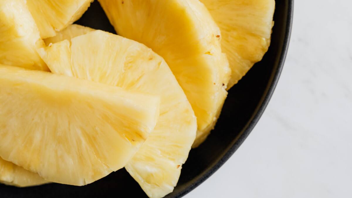 Limpia tus riñones comiendo piña que tiene propiedades diuréticas