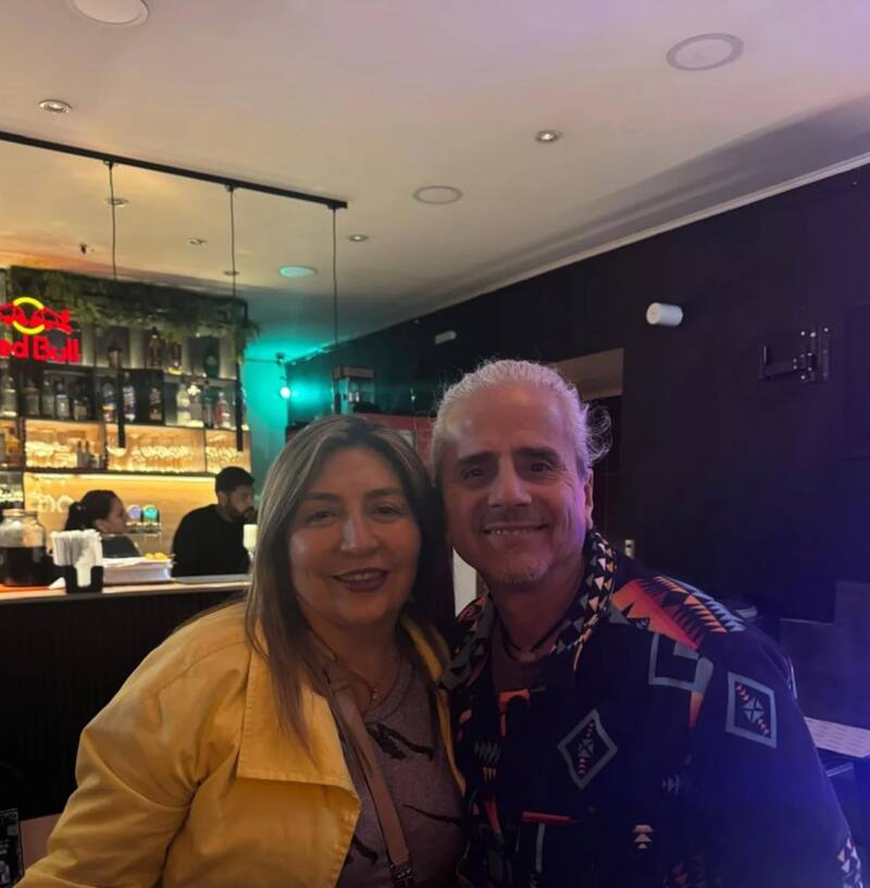 subió foto con Pablo Herrera.