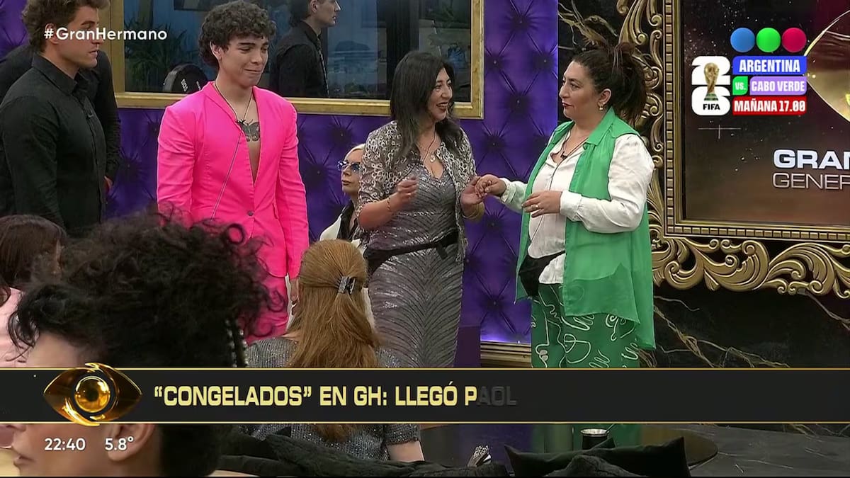 Junto a su hermana Paola en el encierro de Argentina. Foto: Reproducción.