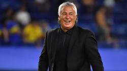 ¡Como uno más! Pipo Gorosito celebró junto a sus jugadores la victoria sobre Boca Juniors