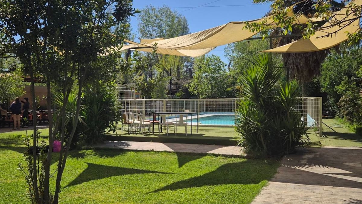 Esta increíble parcela con piscina en el sur de Santiago es ideal para escapar del calor con amigos