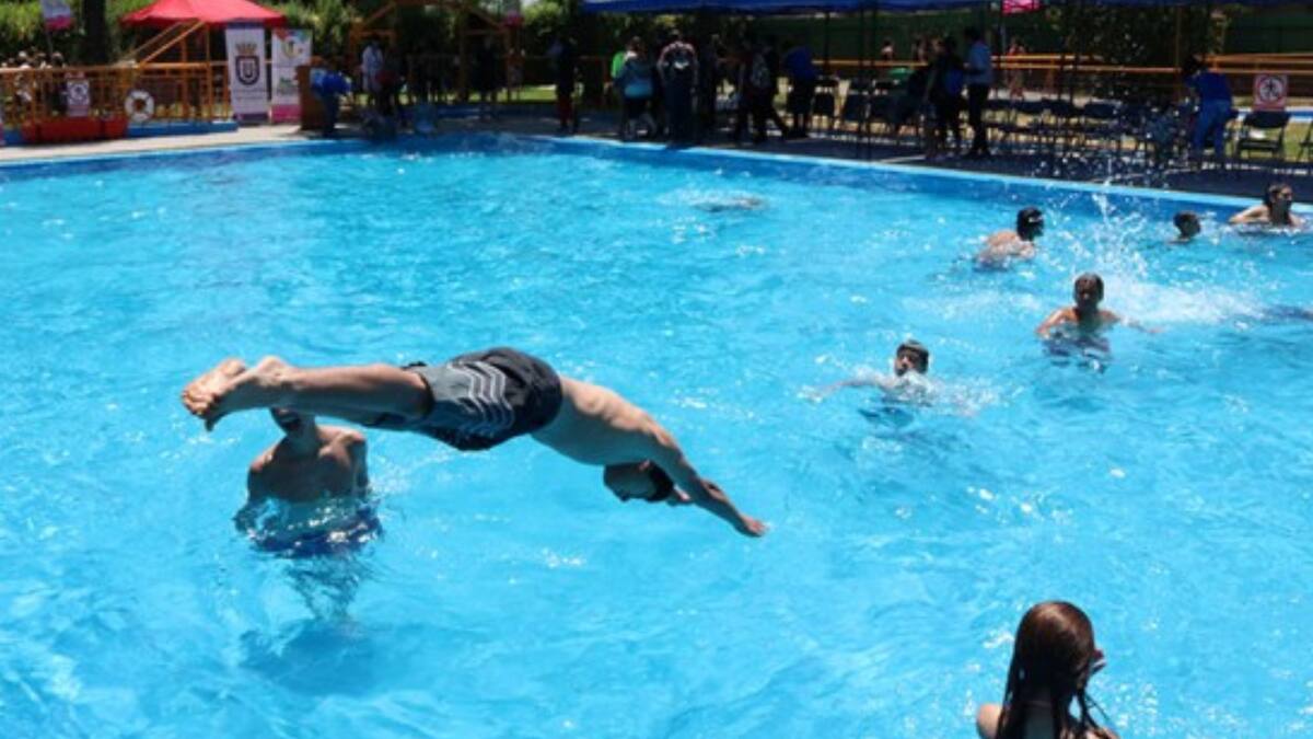 Esta piscina municipal de la Región Metropolitana ya abrió sus puertas: Así puedes conseguir entradas a costo $0