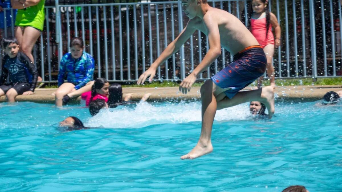 Piscina gratuita de La Pintana ya abrió sus puertas para la temporada de verano 2026