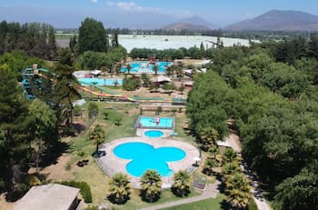 Inició la temporada de verano: estas son las 10 mejores piscinas de la RM para capear el calor