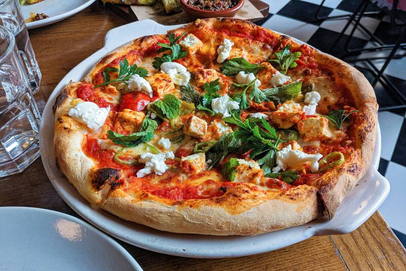 Los "Oscars de las pizzerías" incluyeron cinco locales nacionales entre las mejores de la región.