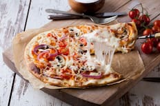 Receta de pizza en microondas fácil y rica en menos de 10 minutos