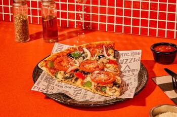 Famosa pizzería de Nueva York inauguró la primera de sus diez tiendas en la RM