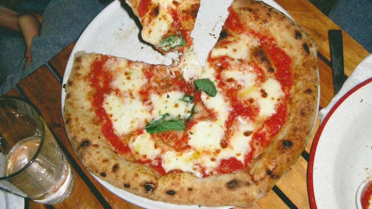 Con más de 90 opciones: La pizzería artesanal que la rompe en Providencia