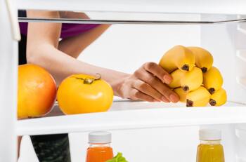 ¿Dentro o fuera del refrigerador?: Dónde se deben guardar los plátanos para que no se dañen