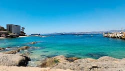 Guarda esto si buscas salir de la RM: Esta es la playa de aguas claras y arena blanca ubicada a solo 2 horas de Santiago