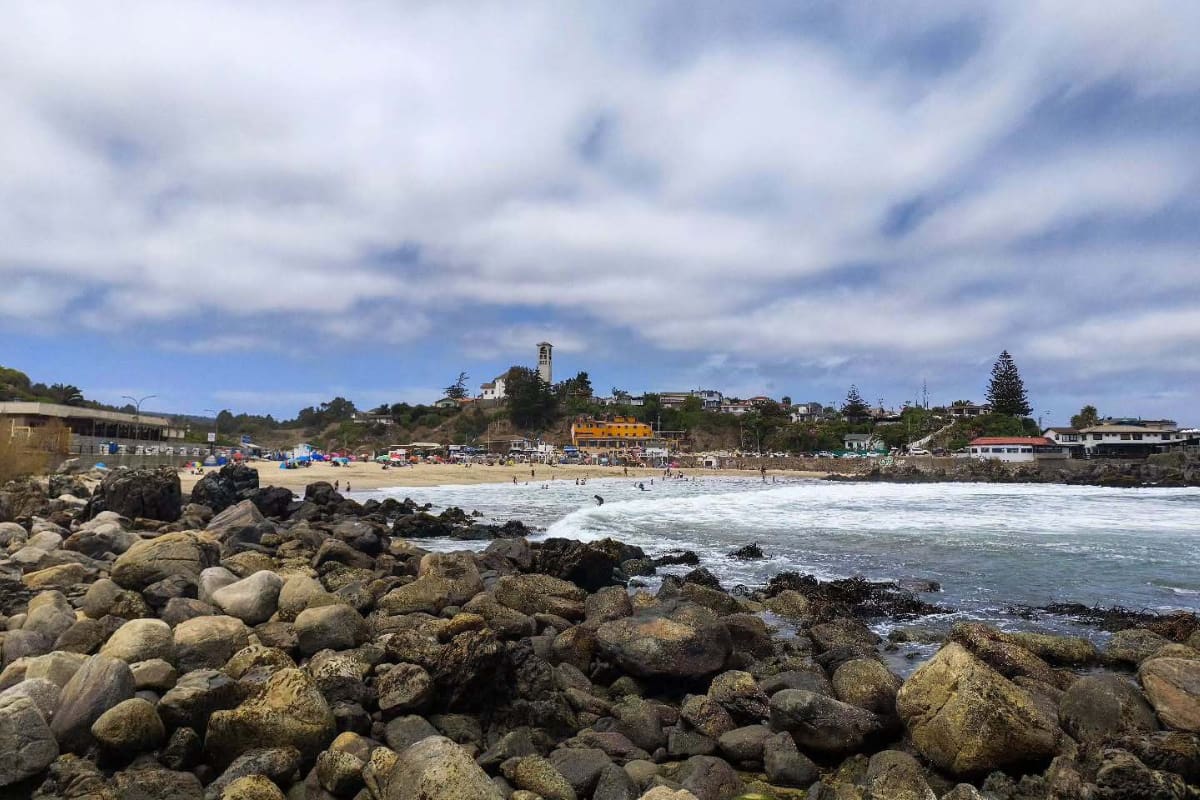 La bahía es parte fundamental del balneario Las Cruces, en la región de Valparaíso. Créditos: Juan Godoy Photos en Instagram.