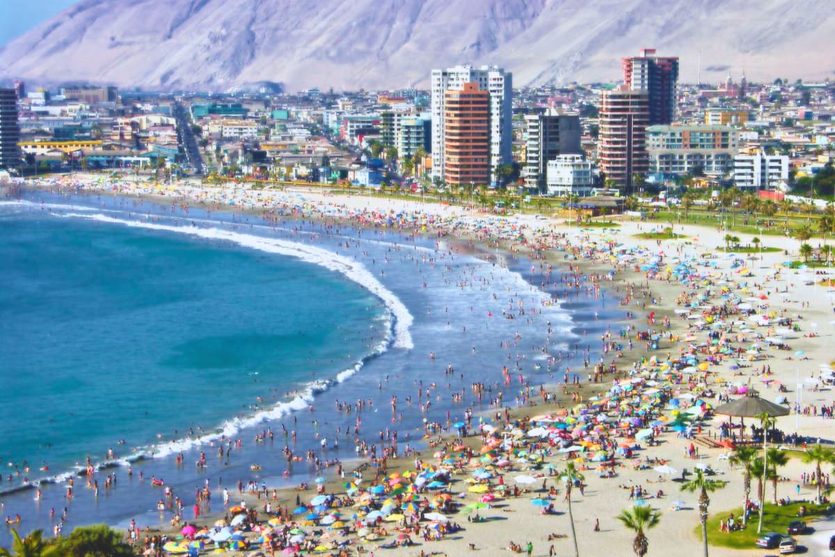 Un borde costero clásico del norte chileno. Créditos: Municipalidad de Iquique.