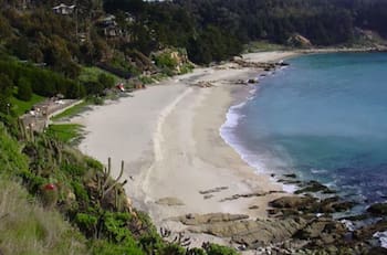 Parece sacada de una revista: Esta playa a casi 2 horas de Santiago es ideal para ir en verano