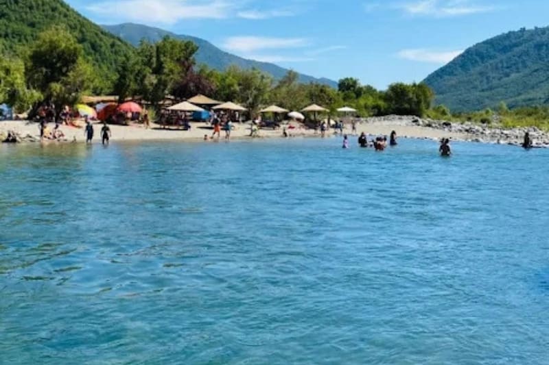 Es ideal para visitar en esta época del año donde abunda el calor.
Créditos: Google Maps.