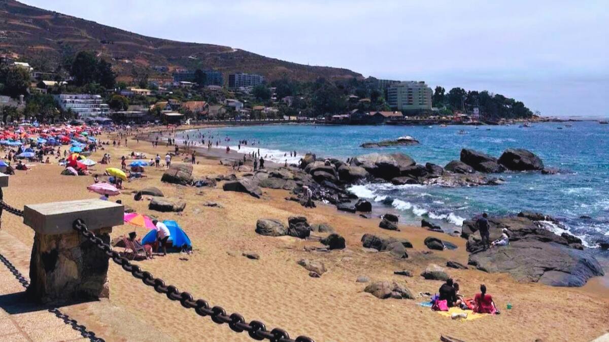 Estas son las playas del litoral central aptas para el baño en los últimos días de vacaciones