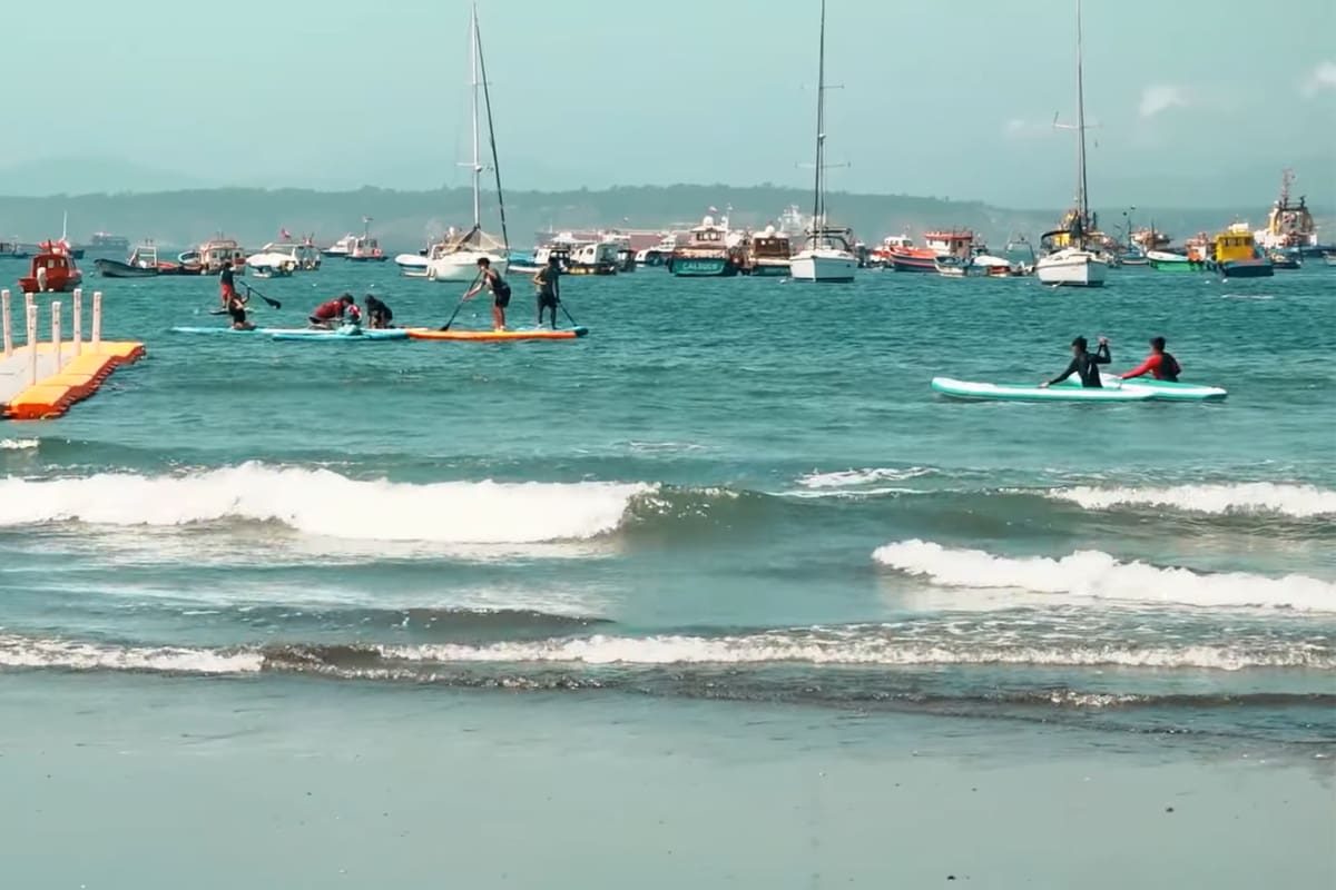 El lugar cuenta con accesibilidad total para usuarios de silla de ruedas, permitiendo que toda la familia pueda disfrutar en grupo este verano. Créditos: Captura de pantalla - Municipalidad de Quintero.