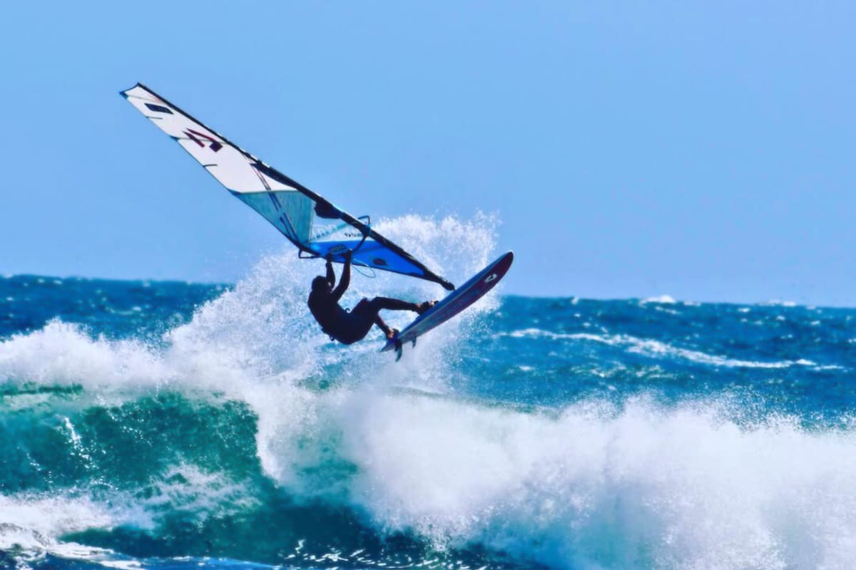 Lugar inmejorable para hacer deportes náuticos como el kitesurf. Créditos: Turismo Navidad en Instagram.