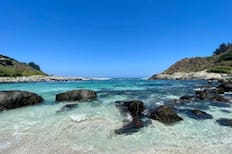 A solo dos horas de Santiago se esconde esta playa de aguas cristalinas y arena blanca que parece sacada del Caribe