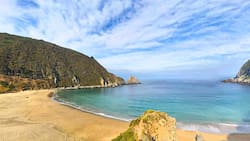 Con arena blanca y agua turquesa: Esta playa es ideal para una escapada cerca de la Región Metropolitana de Santiago