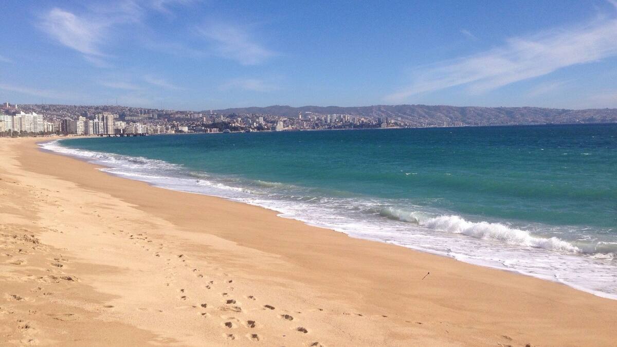A menos de 2 horas de Santiago: en esta playa se grabaron memorables escenas de histórica teleserie de la TV