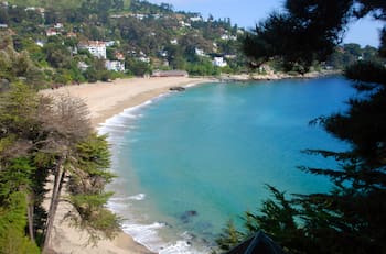 A tan solo 2 horas de Santiago: la paradisíaca playa perfecta para despedir el verano