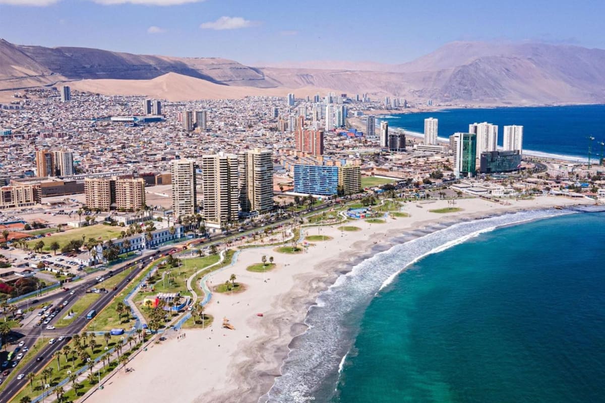 Este popular balneario se caracteriza por su agua cálida y arena blanca.
Créditos: Municipalidad de Iquique.